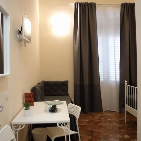 Guest house Mantegna 4*