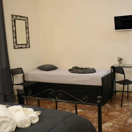 Mantegna Pensión 4*